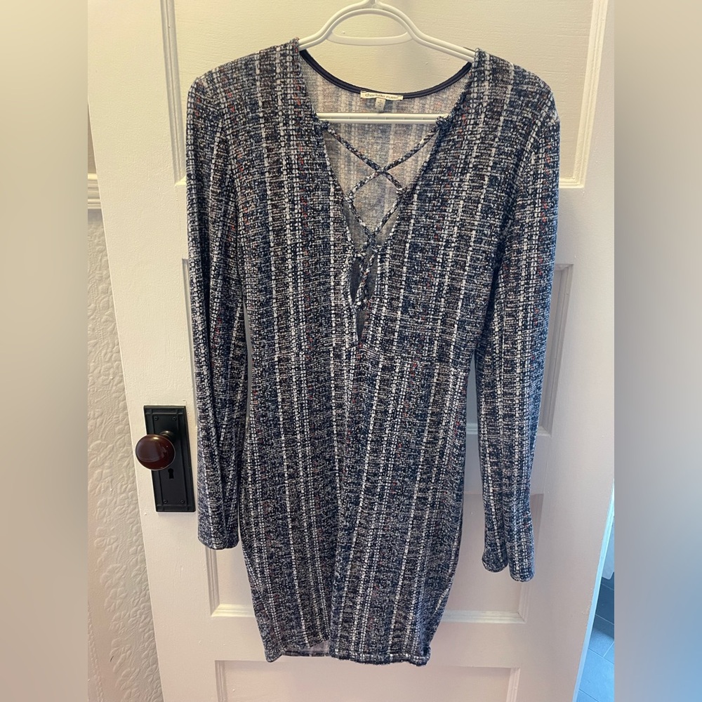 Charlotte Russe Black & White Crisscross V-Neck Long Sleeve Dress